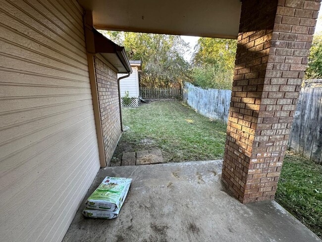 Building Photo - 1500 N Grant Dr