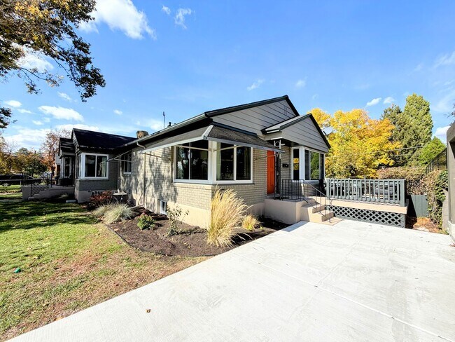 Building Photo - 1023 E Millbert Ave