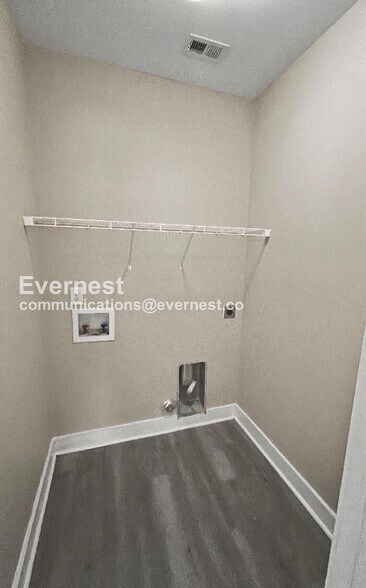 Building Photo - 5860 Cheshire Cove Trail