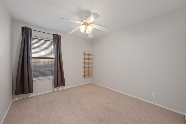 Building Photo - 108 David Dr