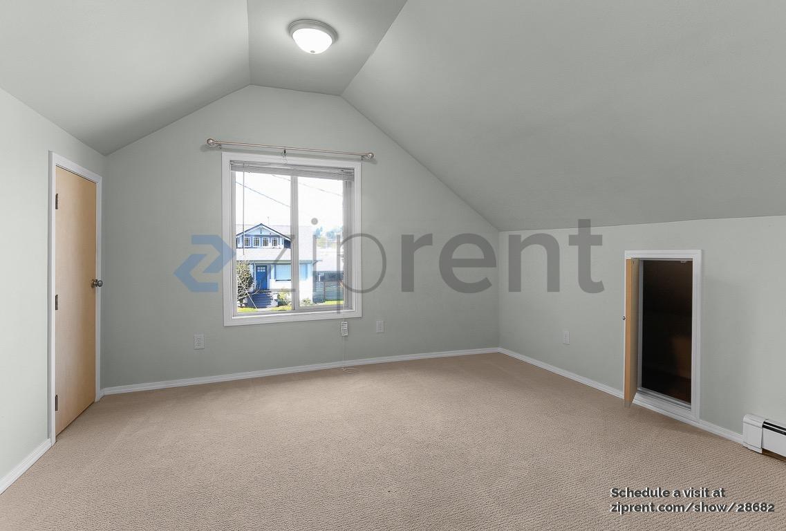Building Photo - Unit