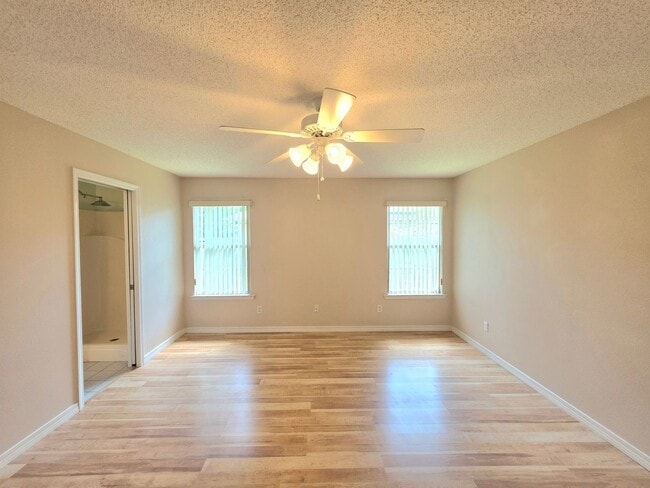 Building Photo - 3 Bedroom Home Near NAS Pensacola
