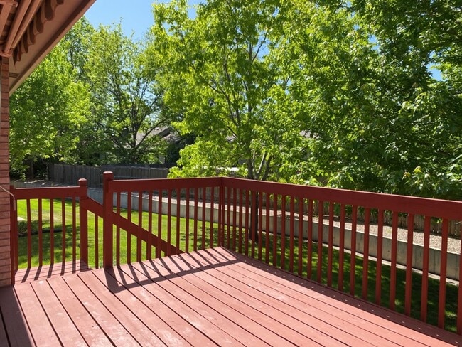 Building Photo - 2325 Northbrook Dr