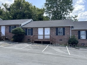 Building Photo - 1909 Cherokee Rd