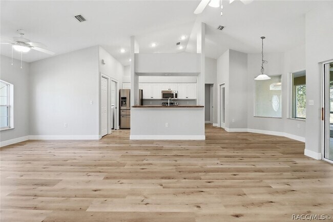 Building Photo - 8520 N Elkcam Blvd