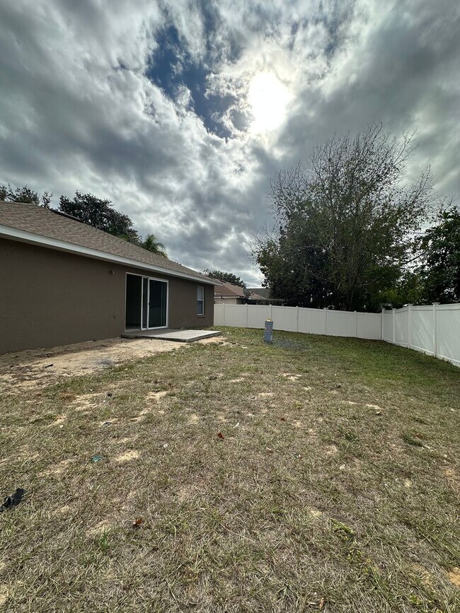 Building Photo - Nice 3 Bedroom 2 Bath Home in Wellington subdivision in Davenport