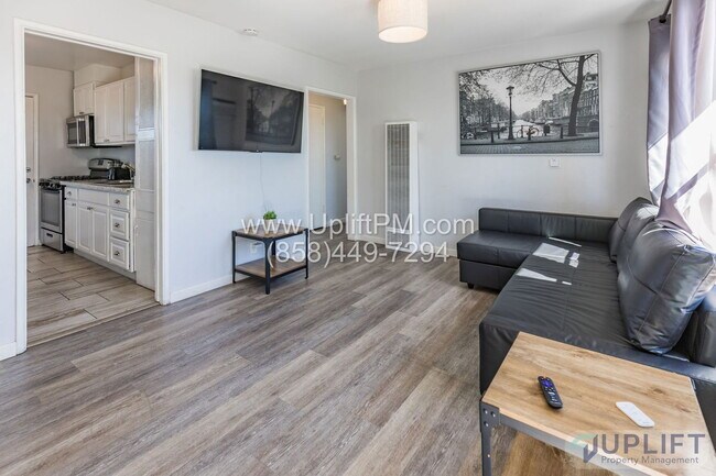 Building Photo - 4831 Castle Ave