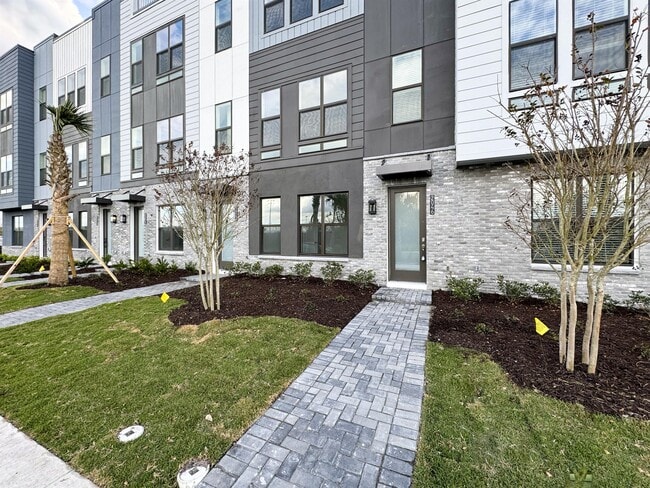 Building Photo - 2046 Packing District Wy