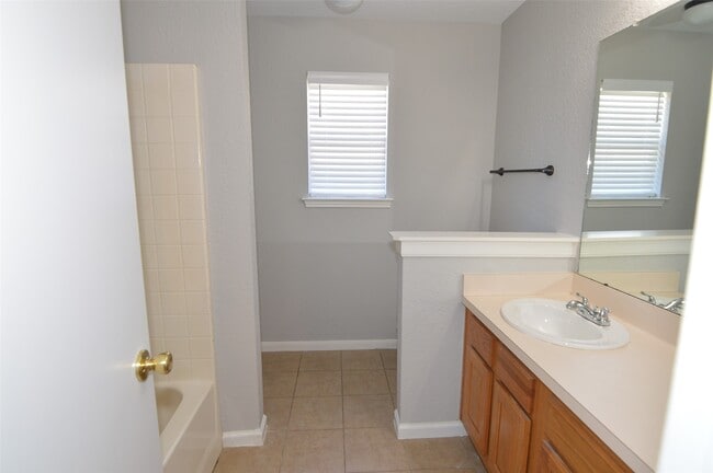 Building Photo - 24322 Bar Kay Ln