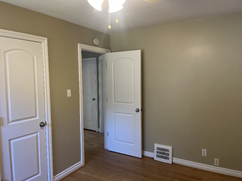 Building Photo - 1409 Gardenia Ave