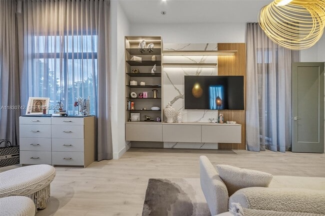 Building Photo - 5000 SW 159th Ave