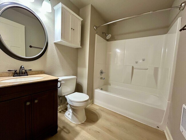 Building Photo - Charming 3-Bedroom Home in Prime Vancouver Location – Pet Friendly with Fenced Yard!