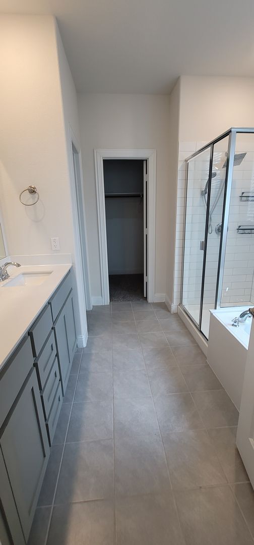 Building Photo - Beautiful 2 Story House with 2 Living Area...