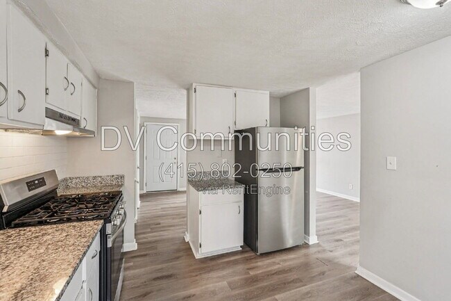 Building Photo - 3531 Tewksbury Dr SW