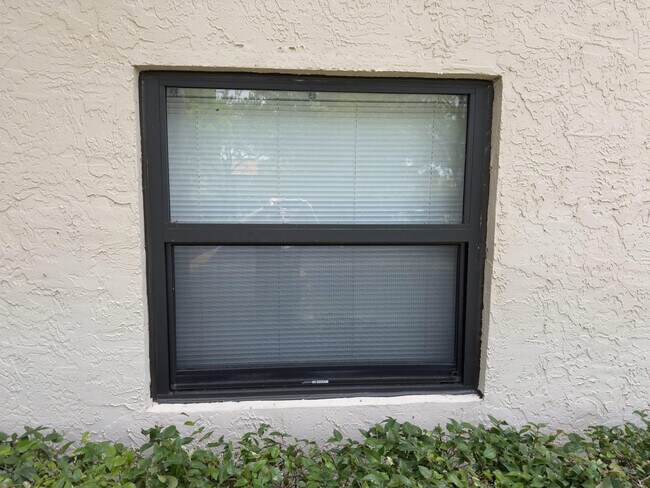 Building Photo - 15710 E Waterside Cir