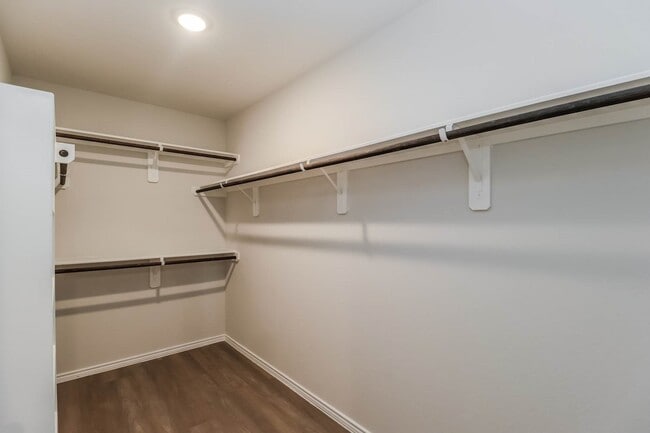 Building Photo - 5620 Poinsettia Pl