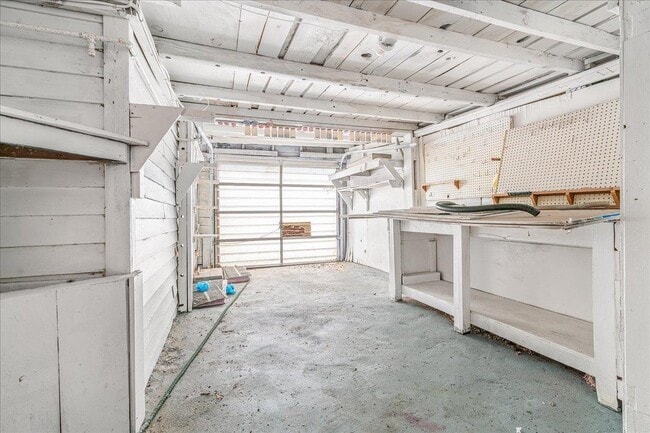 Building Photo - 2609 Maplewood Ave