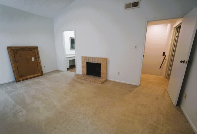 Building Photo - 11711 Memorial Dr