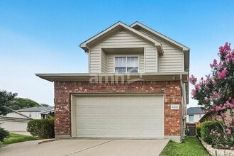 Building Photo - 6001 Melanie Dr