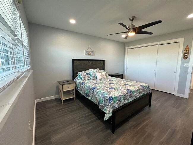 Building Photo - 300 64th Ave