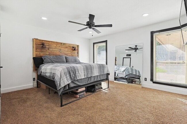 Building Photo - 2525 Freedom Ln