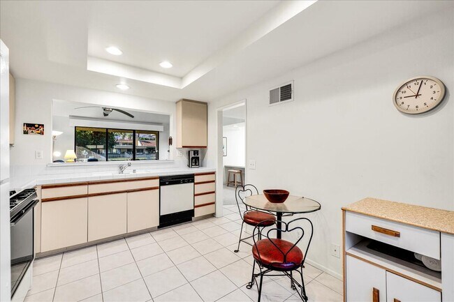 Building Photo - 6735 Harwood Cir