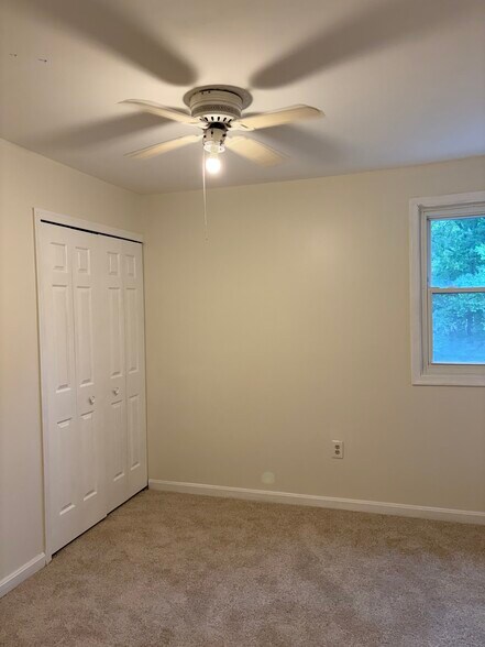 Building Photo - 14208 Greenview Dr