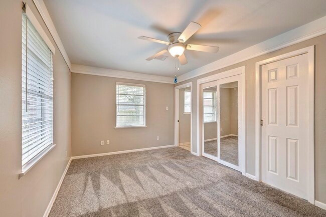 Building Photo - 1135 W 31st St