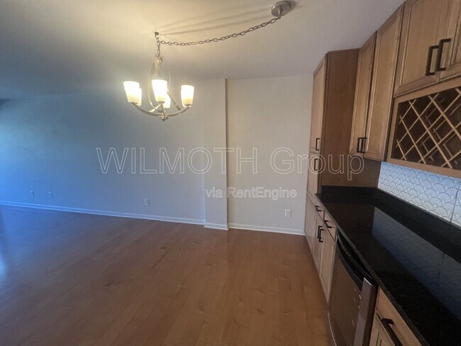 Building Photo - 3965 N Meridian St