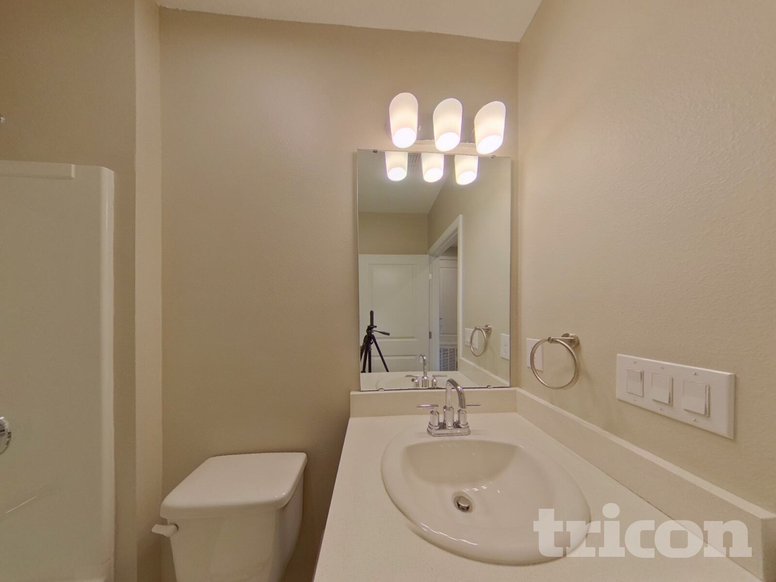 Building Photo - 220 Garnet Ave