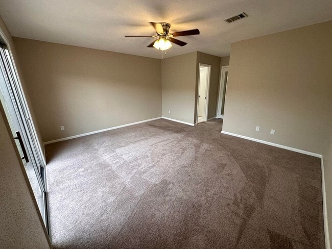 Building Photo - 424 Longmeadow Dr