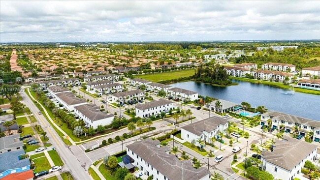 Building Photo - 20344 NW 6th Pl