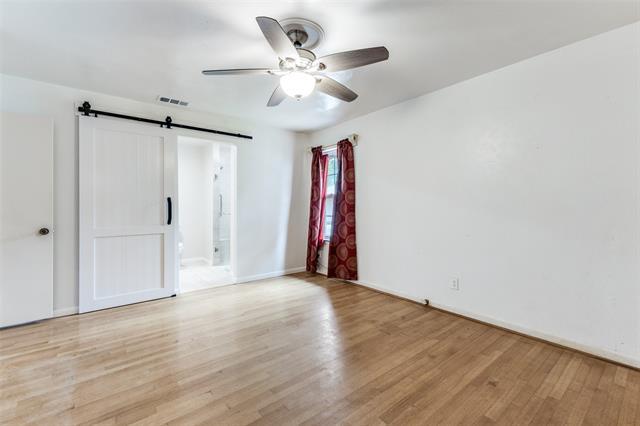 Building Photo - 9210 Larchwood Dr