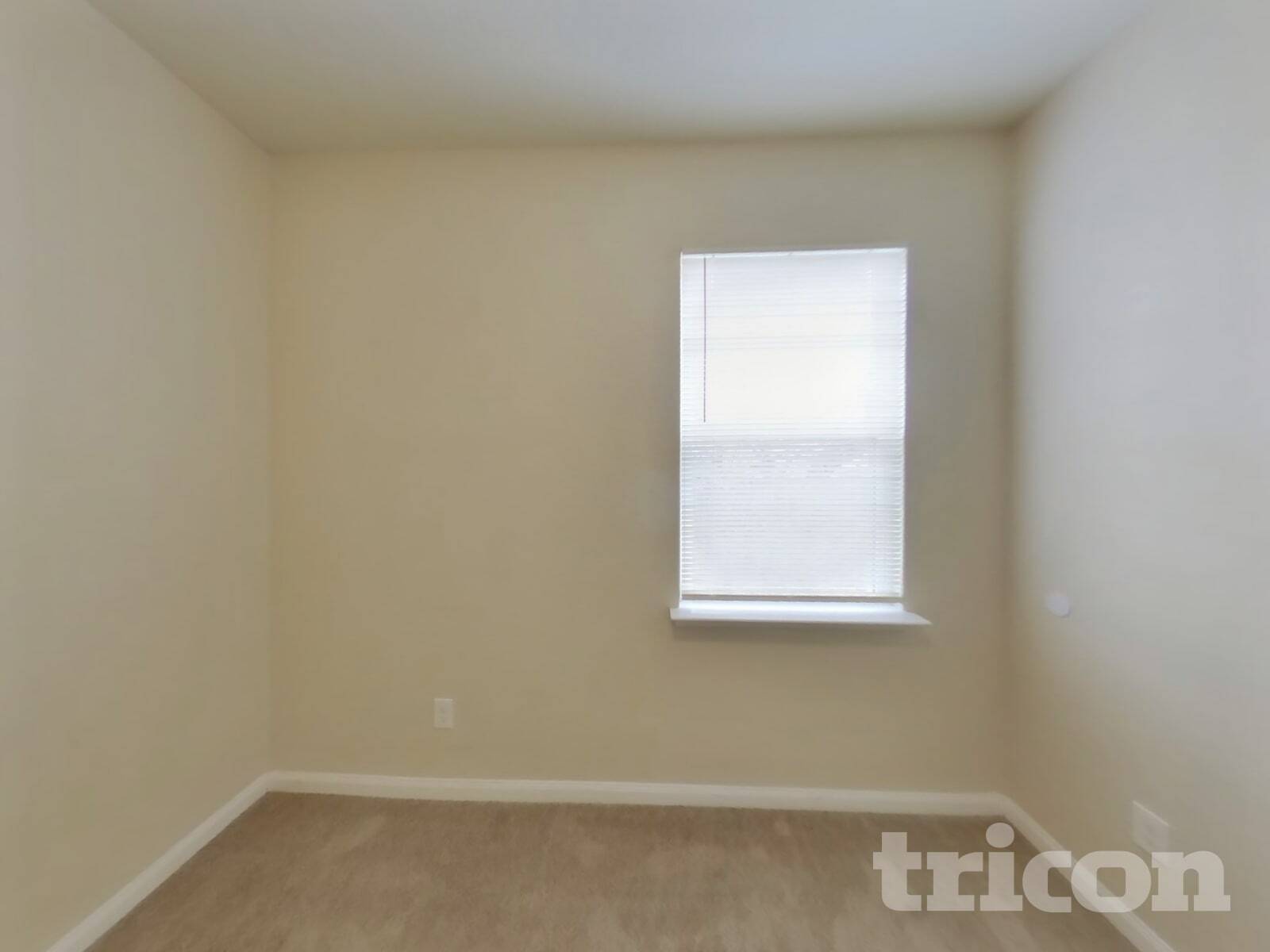 Building Photo - 4607 Le Villas