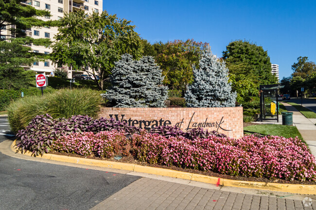 Building Photo - Watergate At Landmark