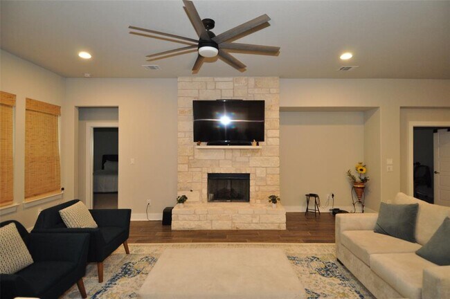 Building Photo - 120 Sail Wind Way