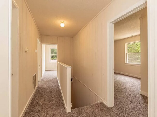 Building Photo - 303 22nd St