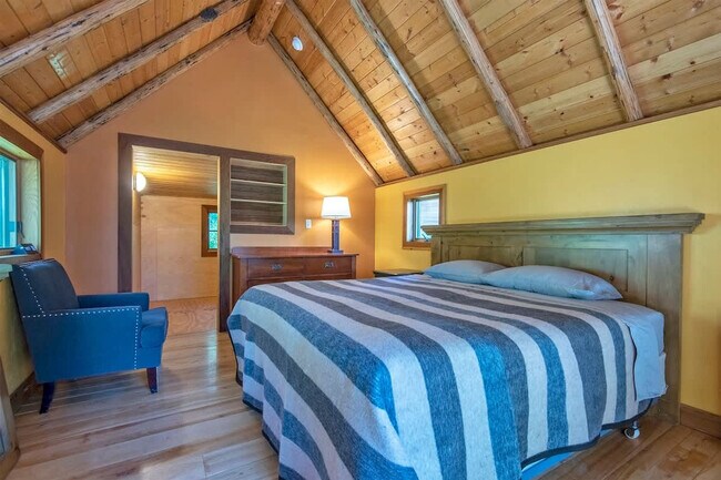 Building Photo - 10570 Rammell Mountain Rd