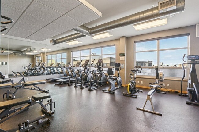 Building Photo - 106 W Seeboth St