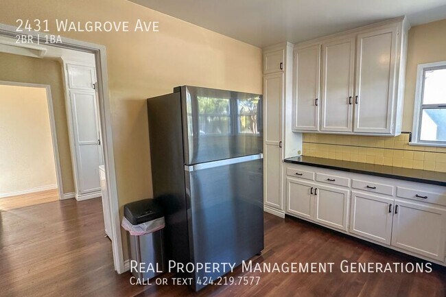 Building Photo - 2431 Walgrove Ave