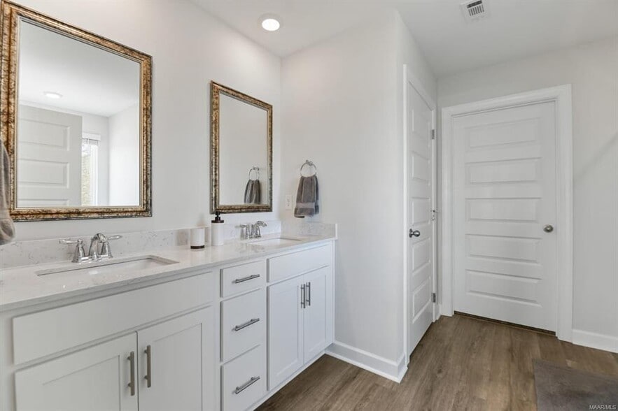 Building Photo - 6613 Firefly Ln