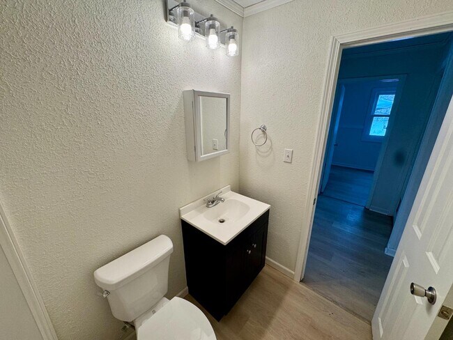 Building Photo - 44 Warrington Ave