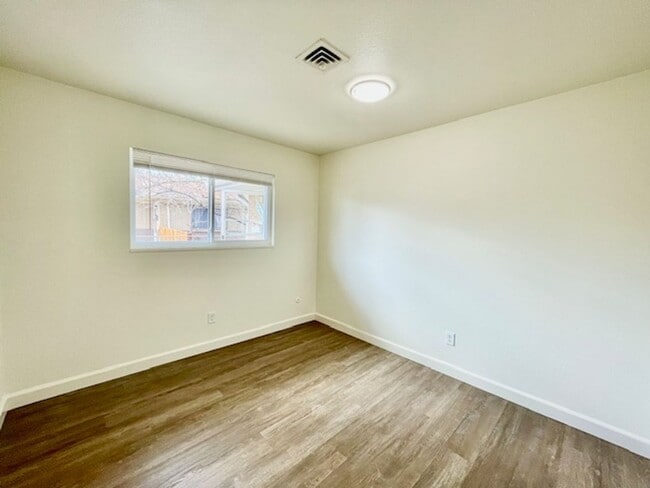 Building Photo - Remodeled Ranch Duplex