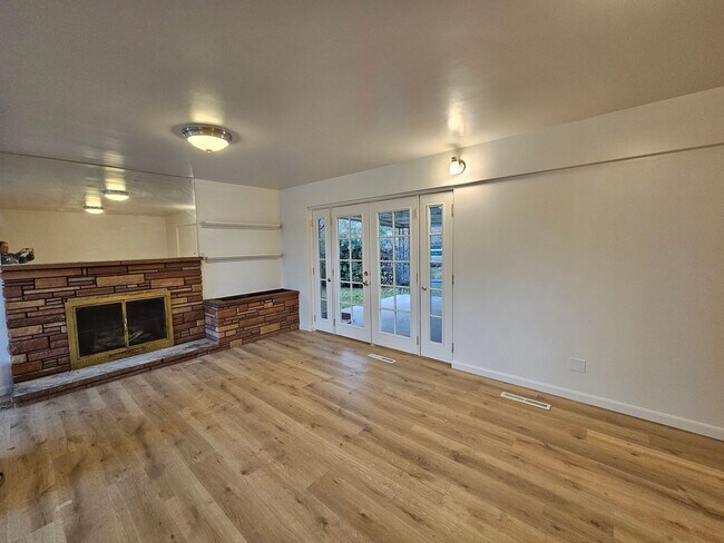 Building Photo - Remodeled 3-Bedroom Home in Orem
