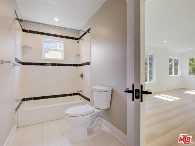 Building Photo - 400 N Avenue 66