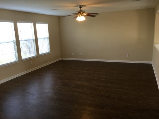 Building Photo - 7522 Drake Cyn