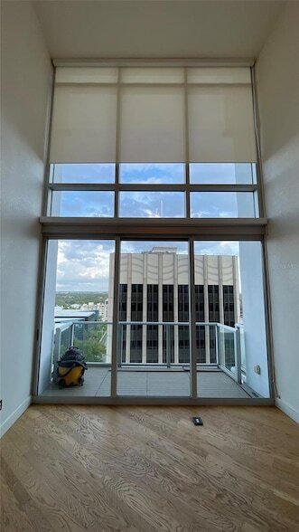 Building Photo - 150 E Robinson St