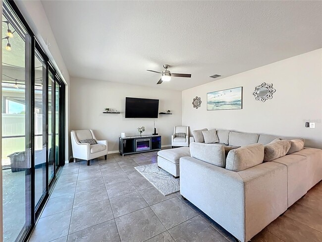 Building Photo - 2381 Rapollo Dr