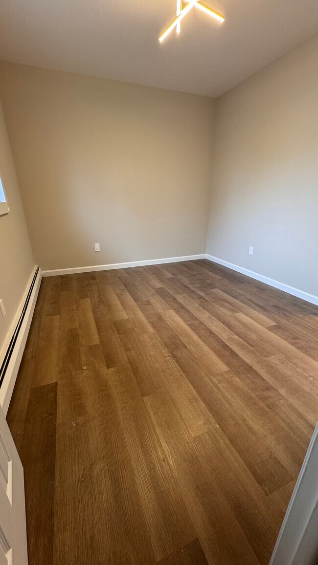 Building Photo - 20 Poplar Pl