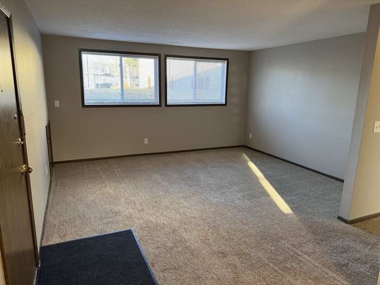 Building Photo - 4831 Tama St